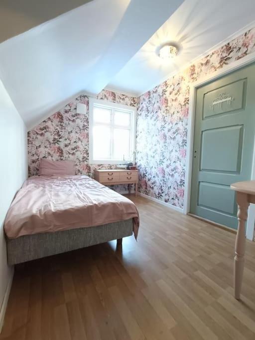 Вілла Charming House In Ulsteinvik With Free Parking Екстер'єр фото