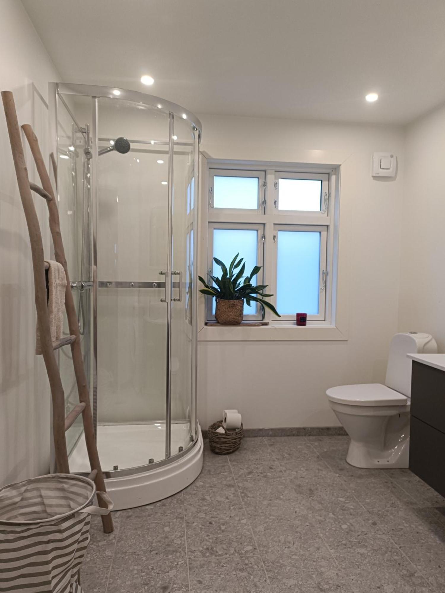 Вілла Charming House In Ulsteinvik With Free Parking Екстер'єр фото